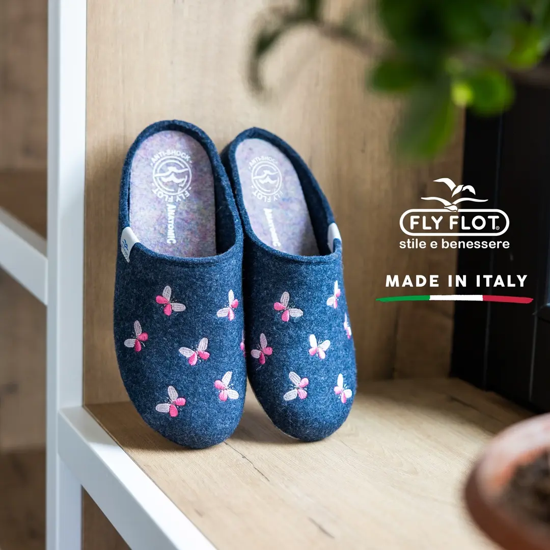 La dolce vita pour vos pieds ! Fabriqués en Italie 🇮🇹 avec un savoir-faire artisanal. Découvrez notre nouvelle marque de chaussons FLY FLOT, une collection qui offre un chic italien irrésistible et un confort exceptionnel qui séduit à chaque pas.