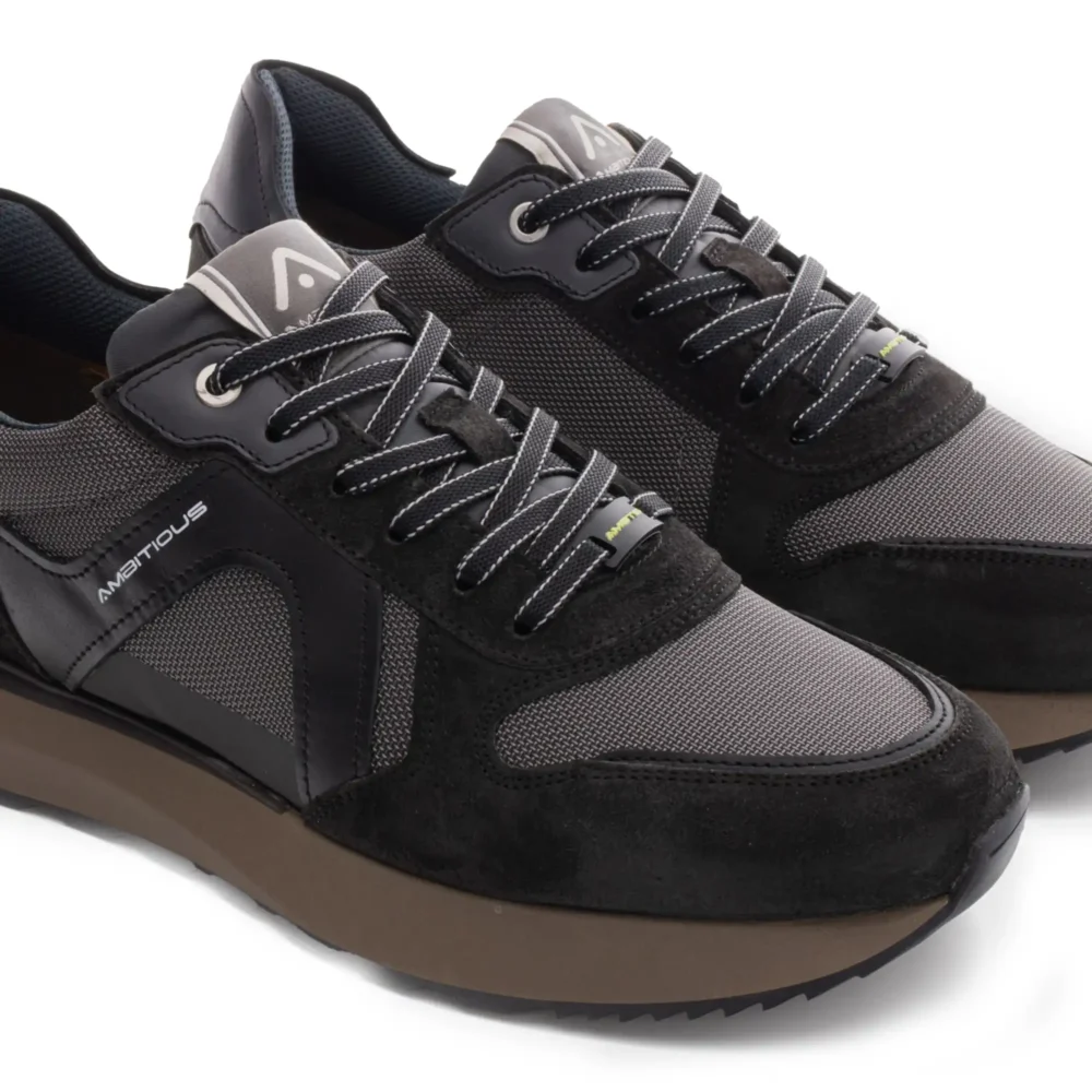 Owens Black – Image 4